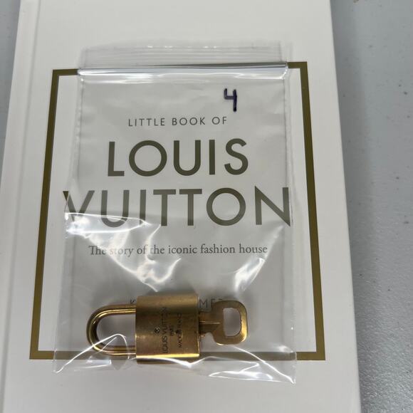 Louis Vuitton #318 Gold Brass Lock & Key Charm Clochette Set 🔐 - Picture 5 of 6